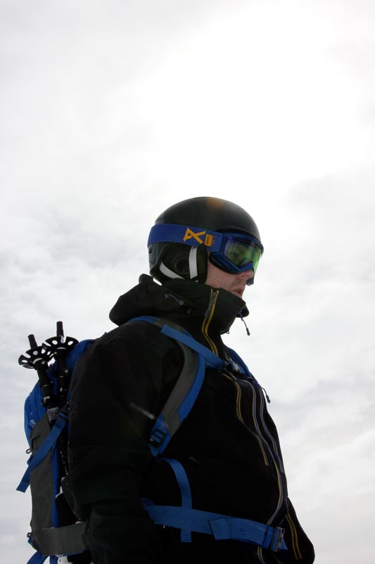 Hmmm, die Abfahrt schaut gut aus goggle face