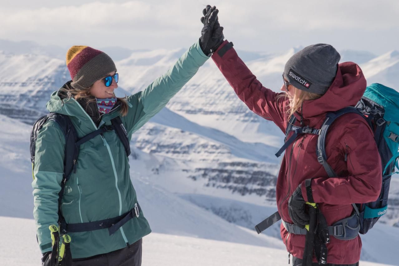 Anne and Aline happy at the summit