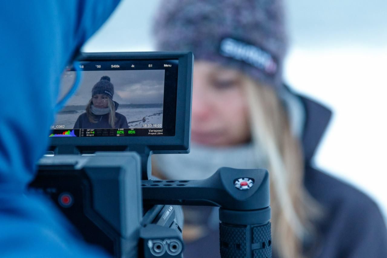 Anne in front, ähh behind the camera