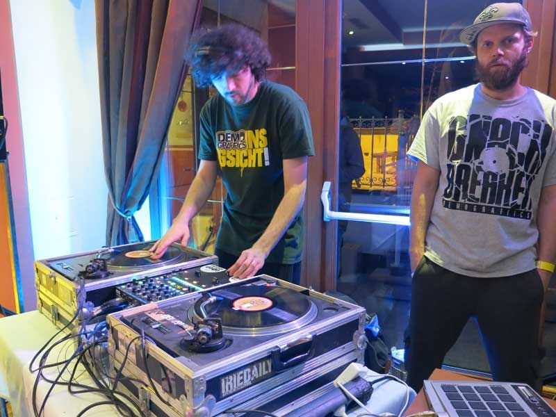 Shops First Try DJ Team Shops First Try DJ Team