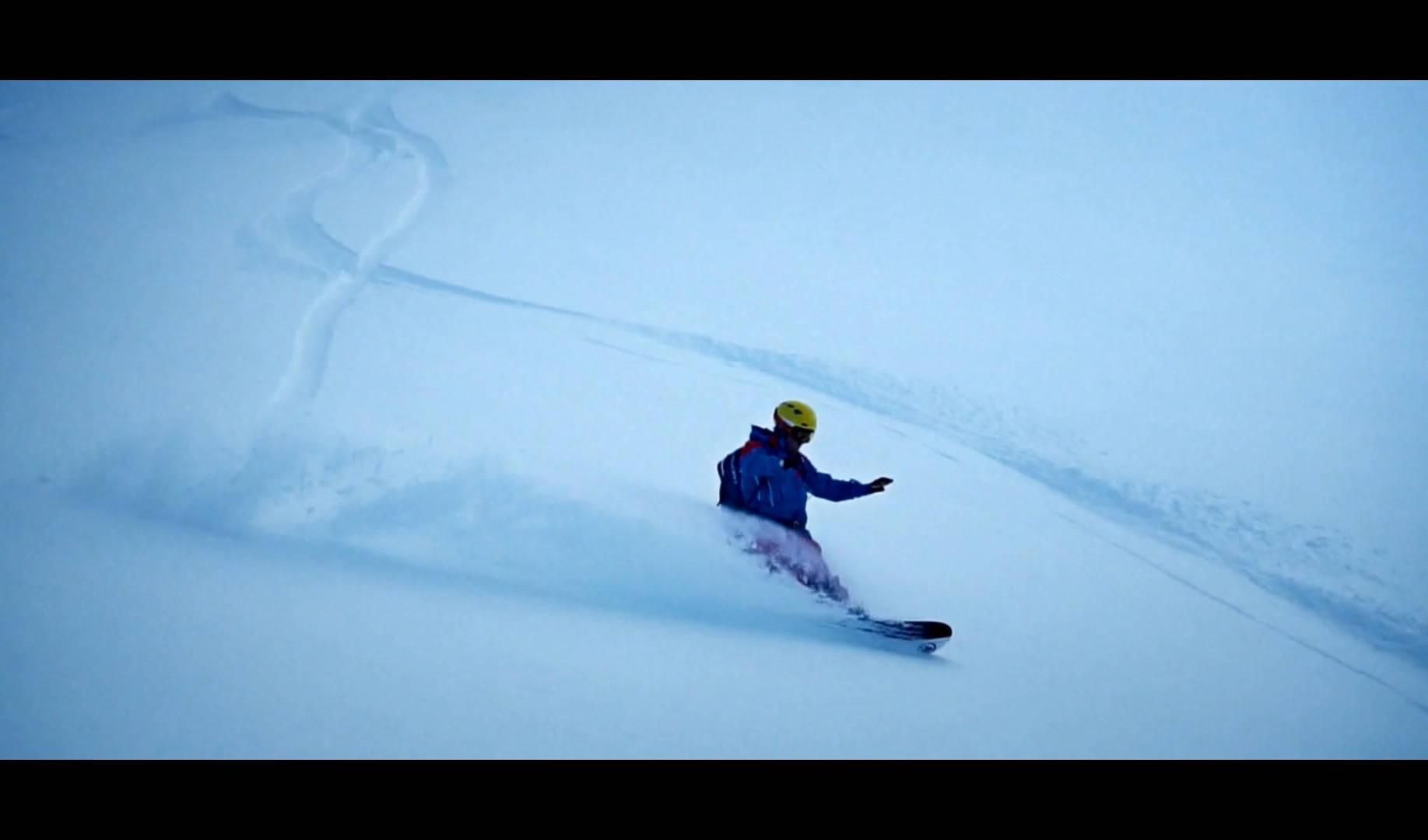 Splitboard Riding Kneedeep Pow
