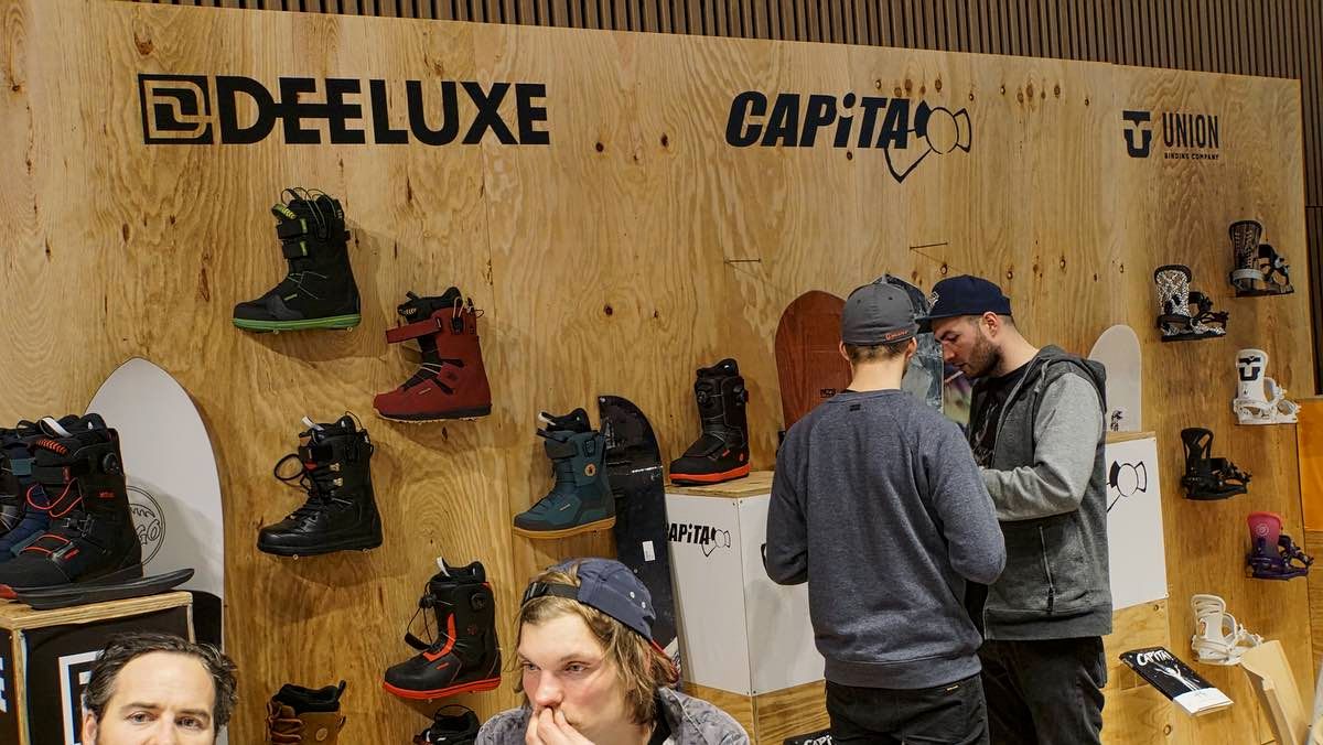 Union Deeluxe Capita Union Deeluxe Capita - the Wall
