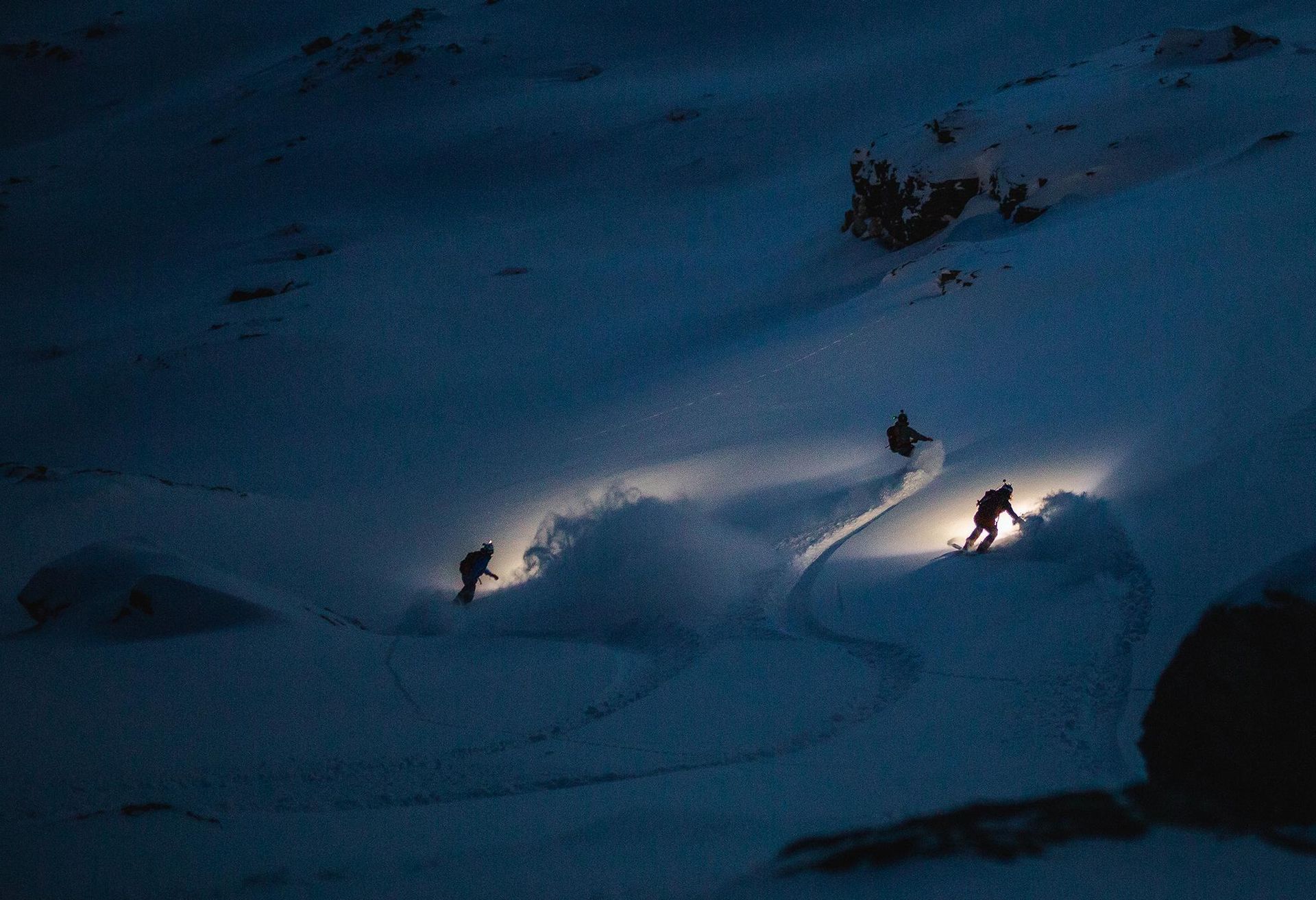 Through Darkness - The worlds first snowboard movie in the dark