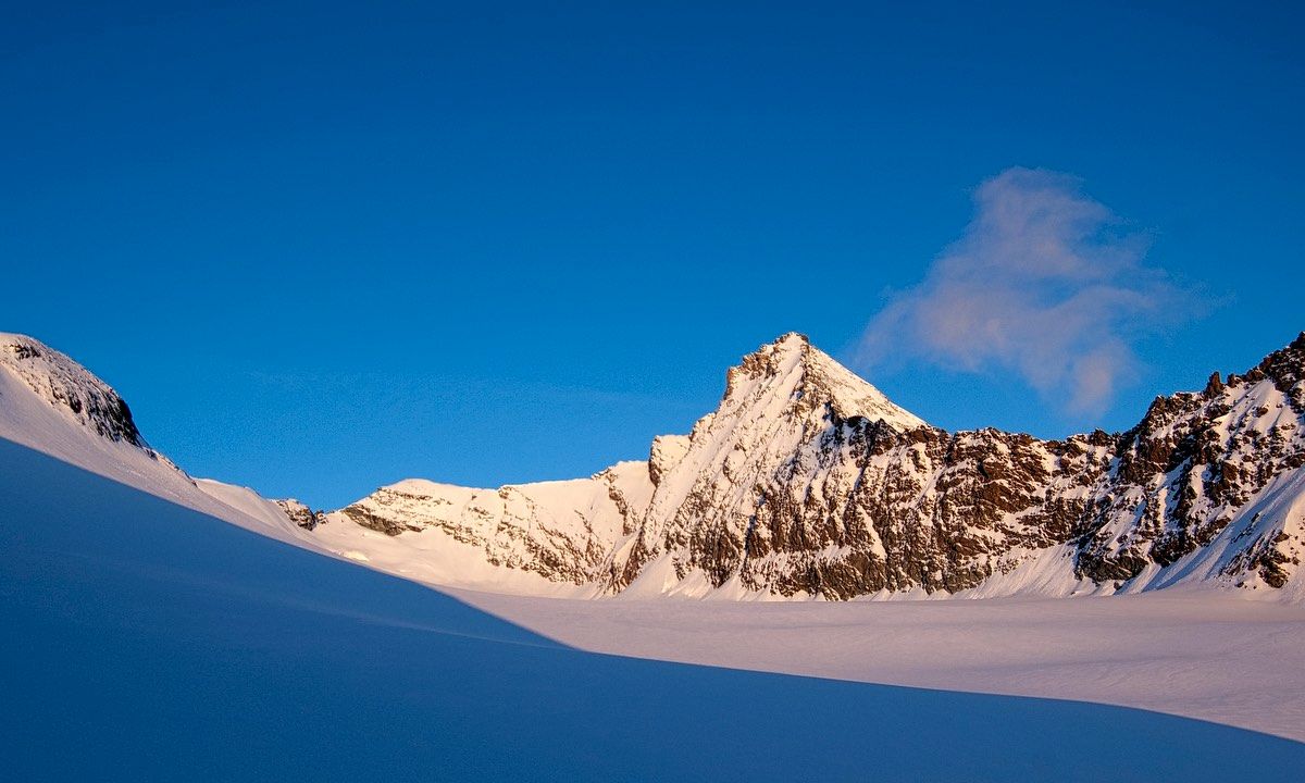 Die süd-ost Flanke des Grivola Die süd-ost Flanke des Grivola