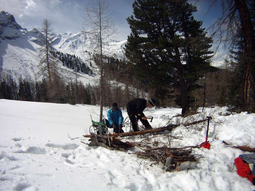 Wood-Stock Anton Renk Hütte Getting wood in the winter is not that easy