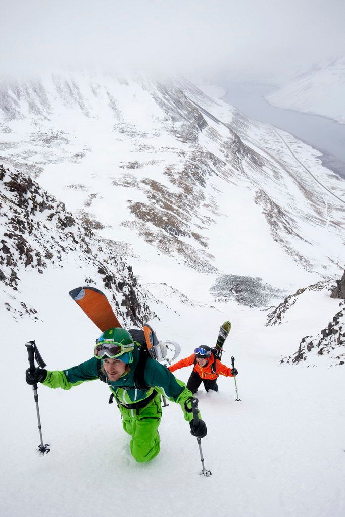 Atemberaubende Splitboard Abenteuer in Island Atemberaubende Splitboard Abenteuer in Island