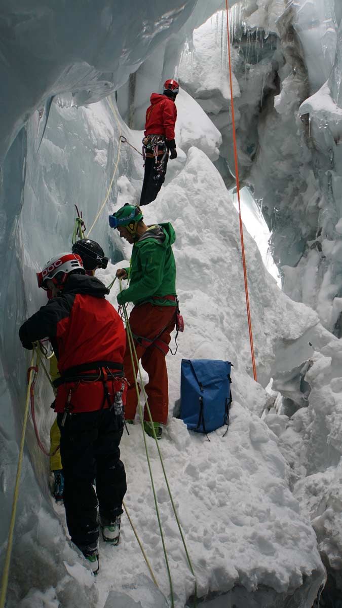 Die Crew im Gletscher Die Crew im Gletscher