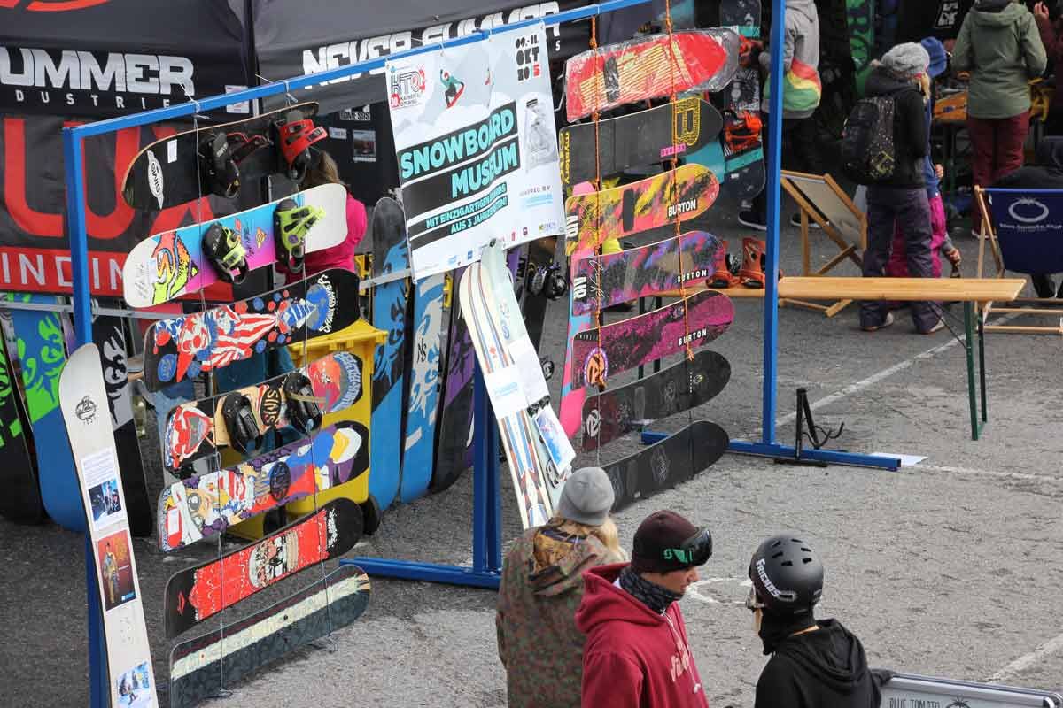Snowboardmuseum am Start beim KTO