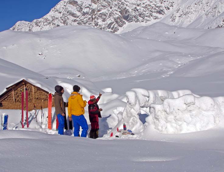 Splitboard Exploring Kirgistan