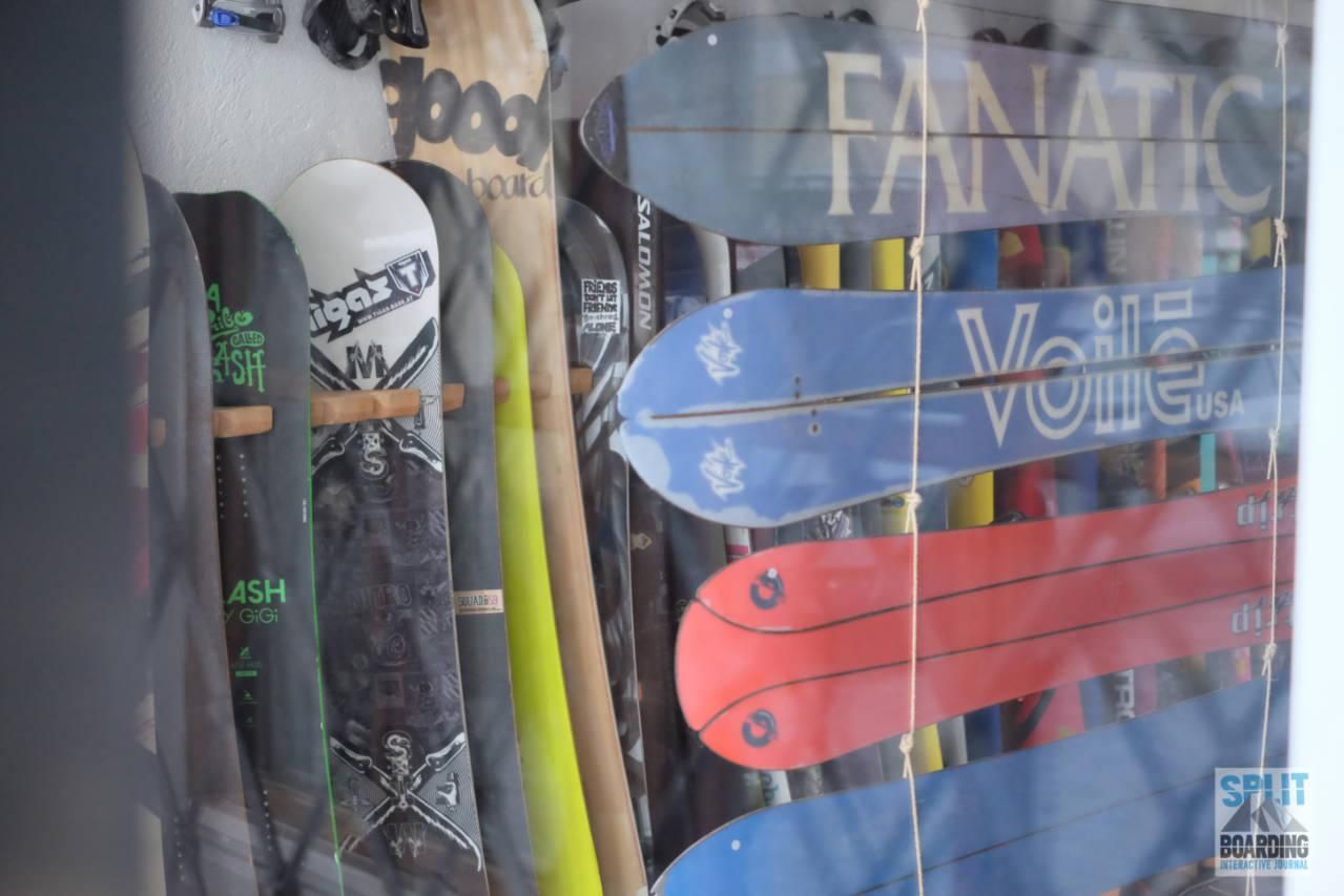 Snowboardmuseum Hochkeilhaus Splitboards in der Ausstellung
