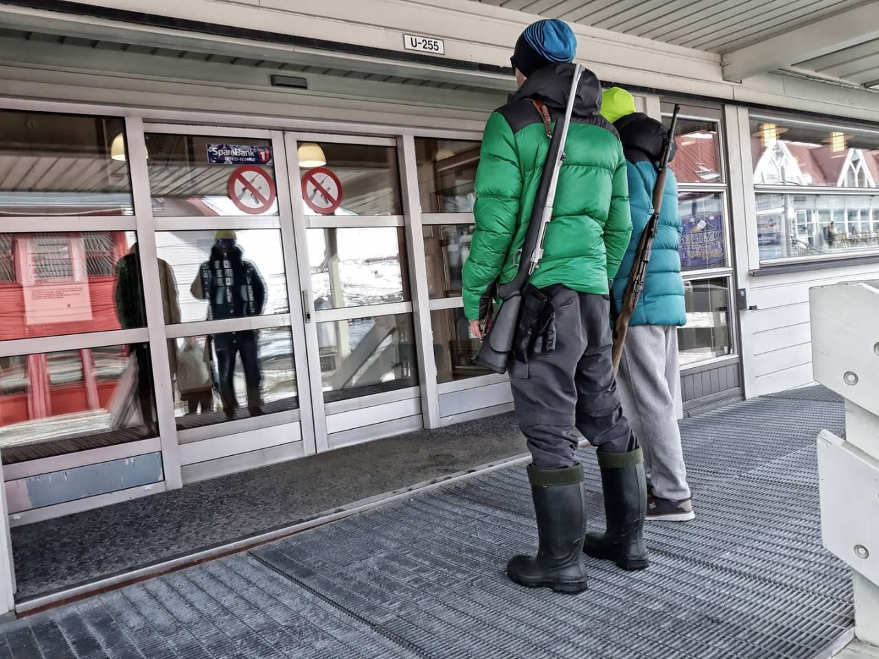Bewaffnet Zum Schutz vor den Eisbären