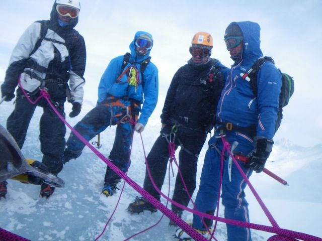 The participants in the storm Splitboard glacier course Hintertux 2012 in storm
