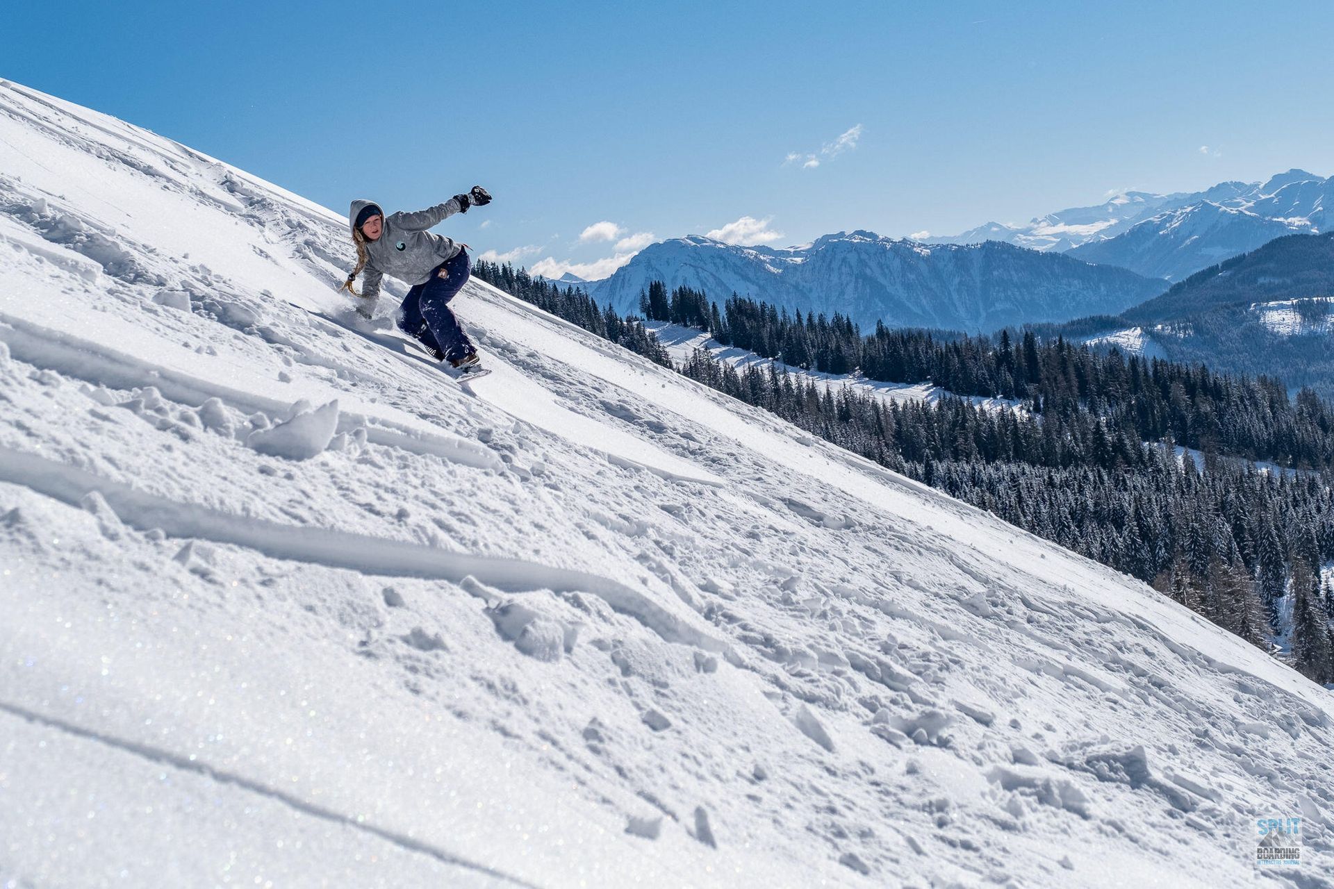 Splitboard Test 21-22 Action 17 Surfing that wonderful wave
