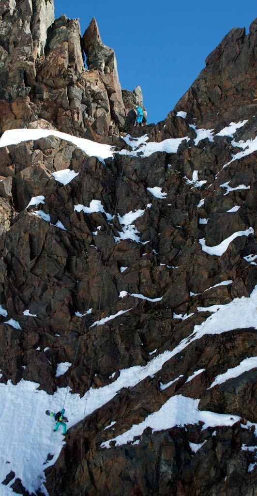 Aline Bock at the rope Splitboard, Abseilaction with Aline Bock