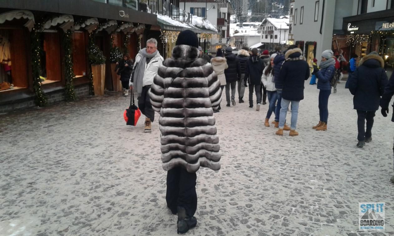 Poor animals Many people wearing dead animals