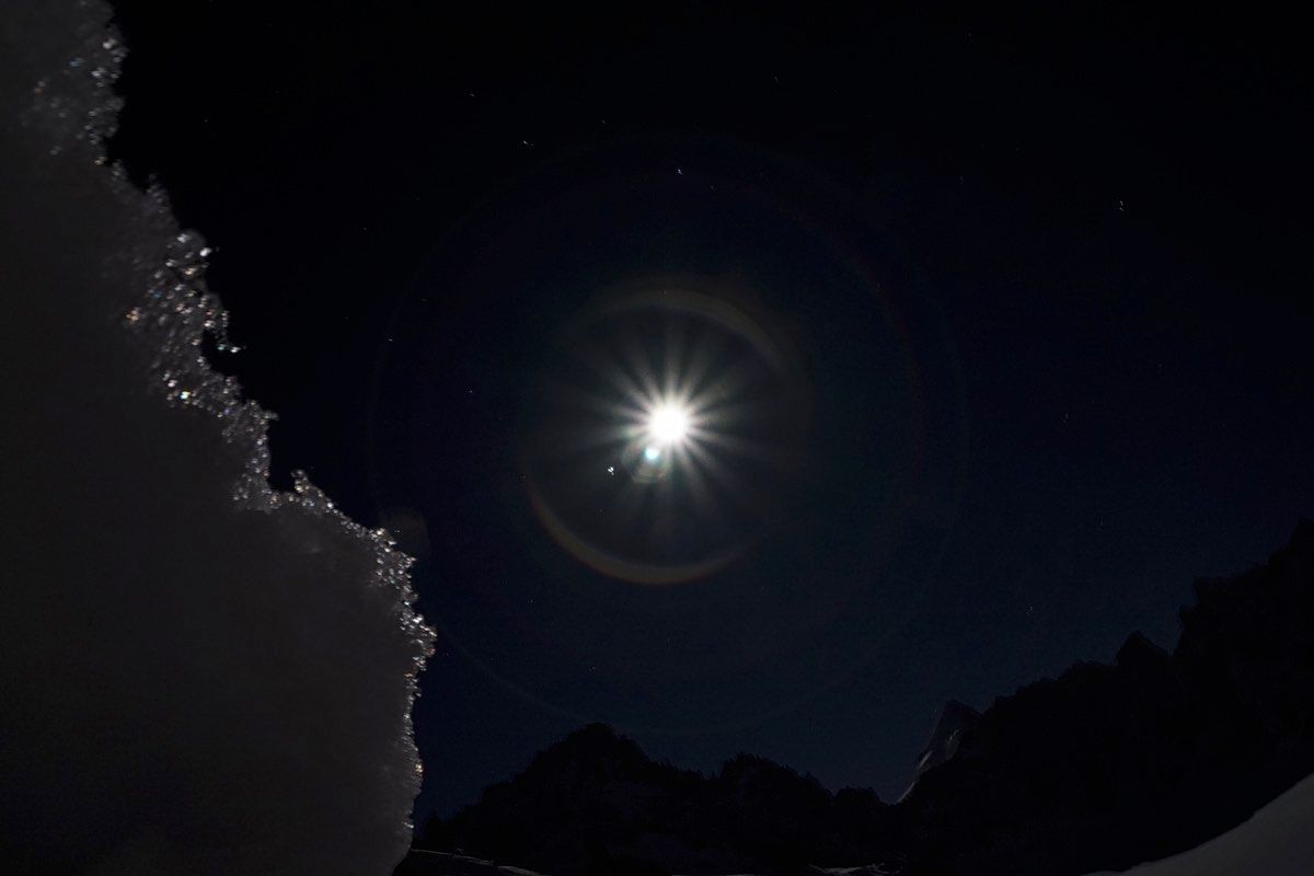 Fast Vollmond in Chamonix Fast Vollmond in Chamonix