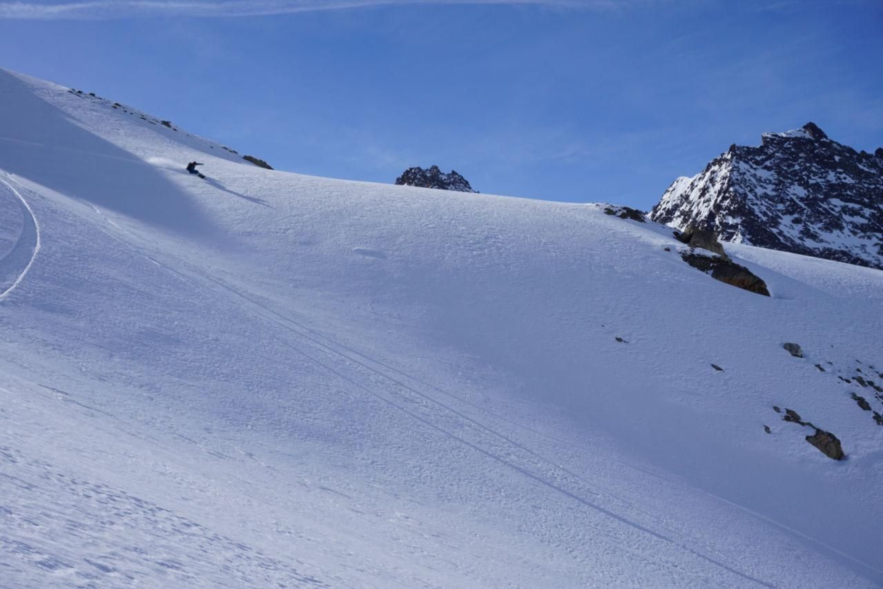 Drawing in the snow Splitboarding at Arlberg untracked