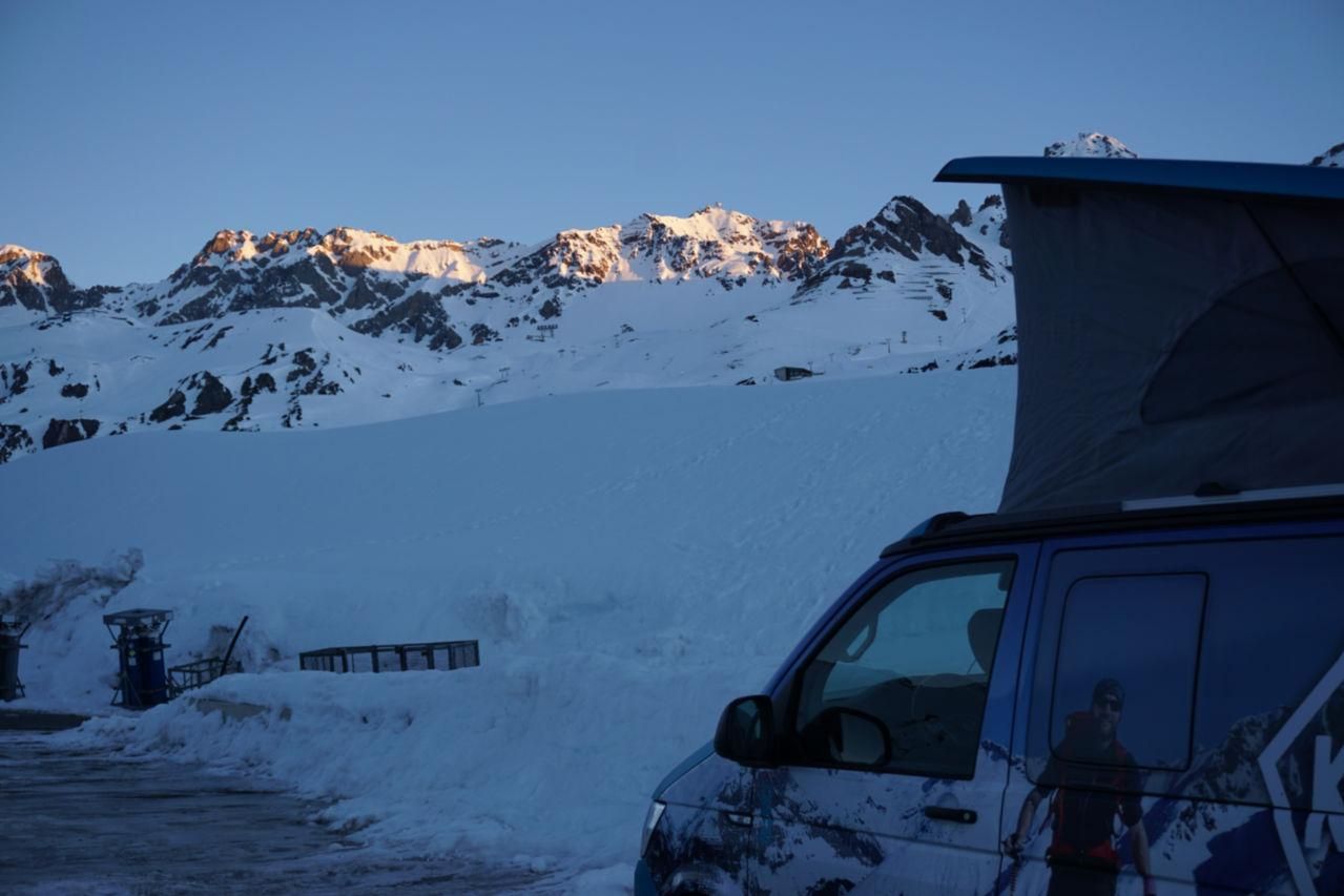 KRAXLA is here Splitboarding at Arlberg the morning before take off