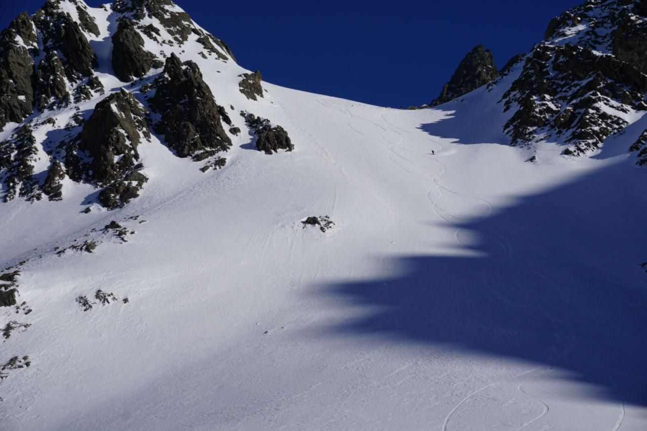 Light and shadow Splitboarding at Arlberg shadow-games
