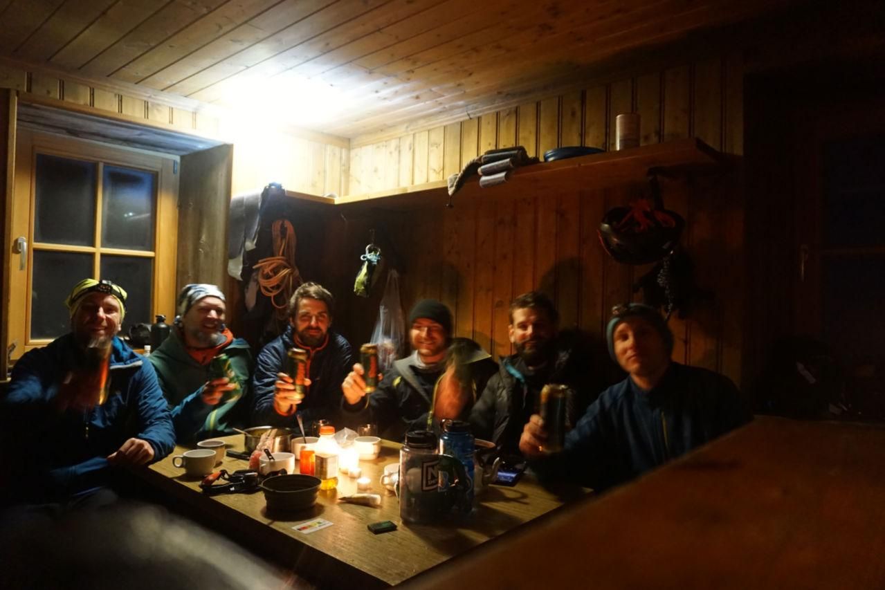 Cheers at the hut Splitboarding at Arlberg hu life