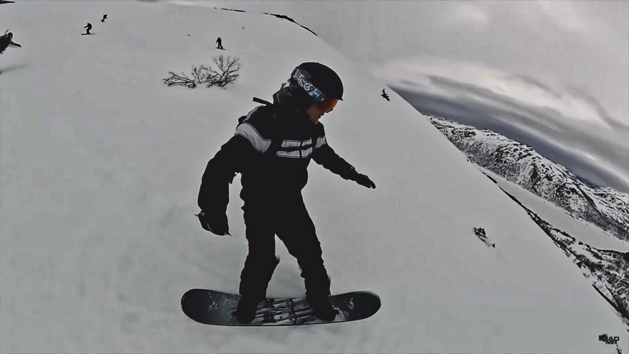 Riding Time 2 Jotunheimen funny perspective of a splitboarder