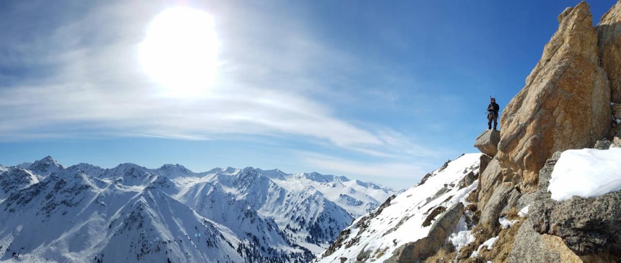 Best weather in Kyrgyzstan The sun is shining the mountains are white