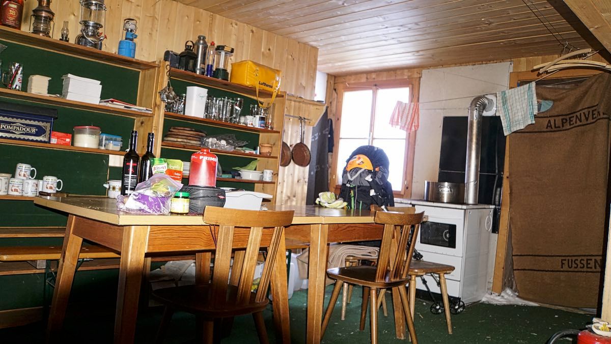 Die Hütte kurz vorm Verlassen Die Hütte kurz vorm Verlassen