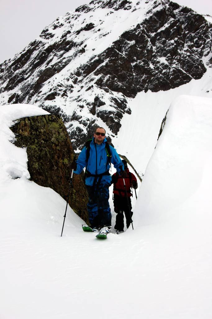Splitting Through Crossing Mountains with the splitboard