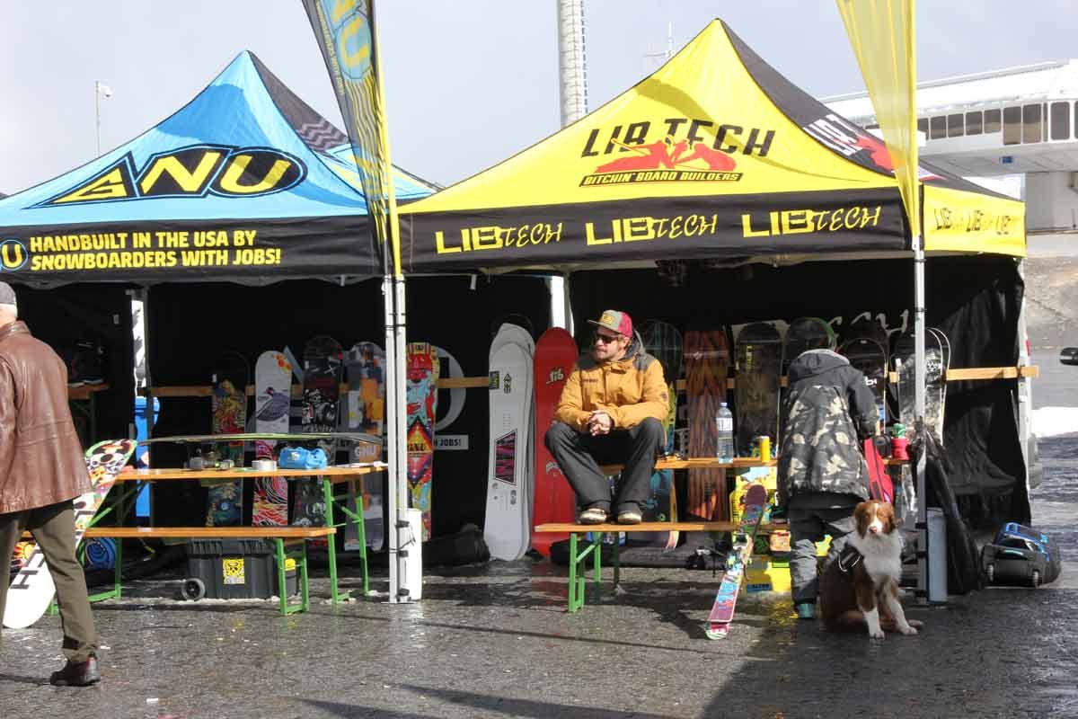 Lib Tech Stand im Sonnenschein beim KTO 15