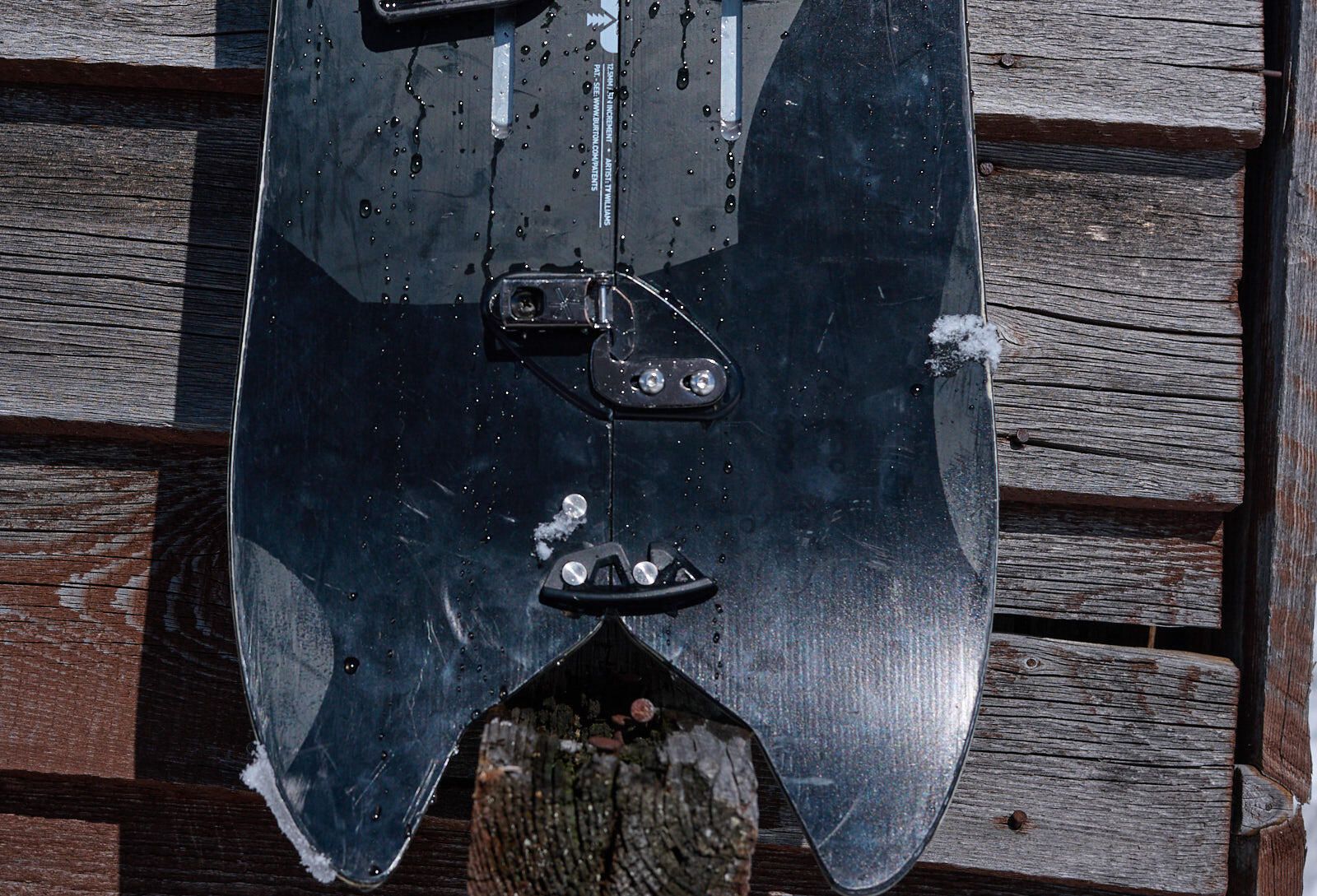 Very distinctive tail Burton Pow Wrench Split