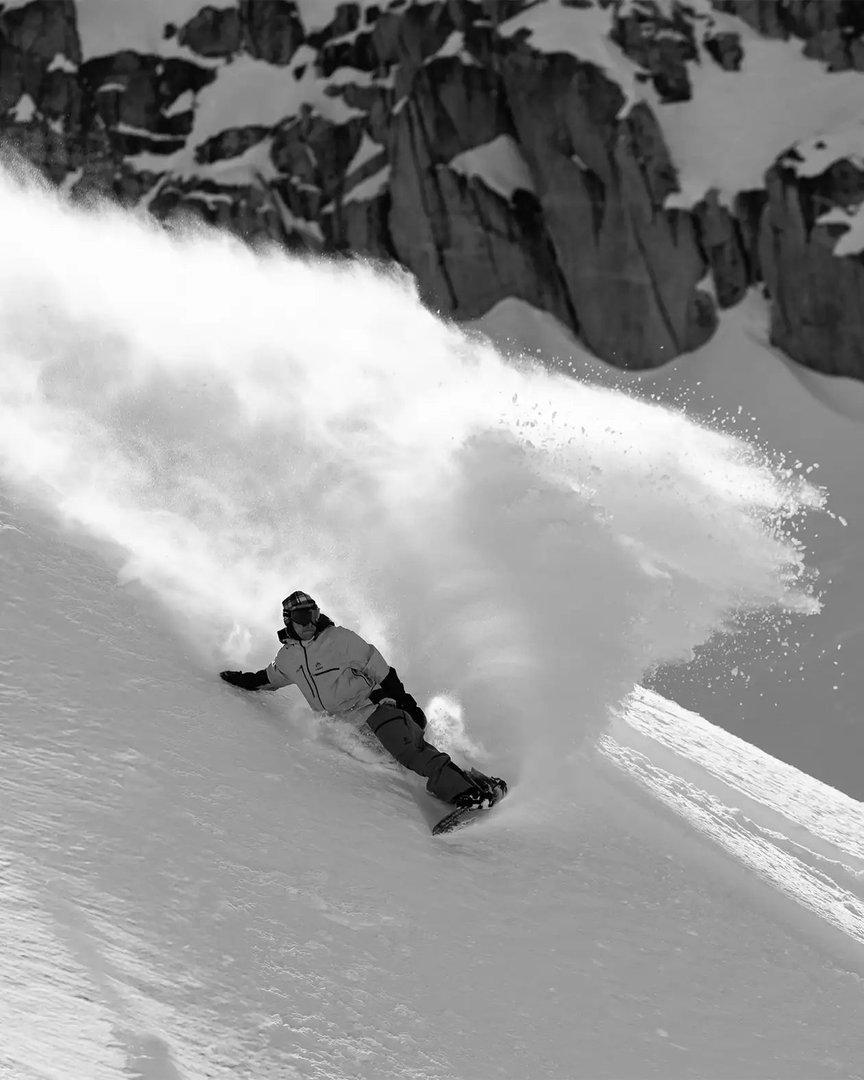 Jones Snowboards Men's Mountain Twin Splitboard 4.8 Freestyle - Detail 2 Jones Snowboards Men's Mountain Twin Splitboard 4.8 Freestyle - Ansicht 2