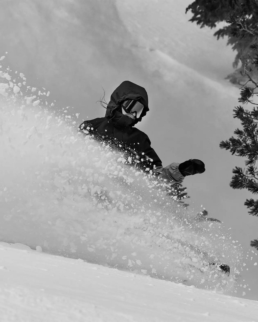 Jones Snowboards Women's Stratos Splitboard 4.8 All-conditions ripper - Detail 2 Jones Snowboards Women's Stratos Splitboard 4.8 All-conditions ripper - Ansicht 2