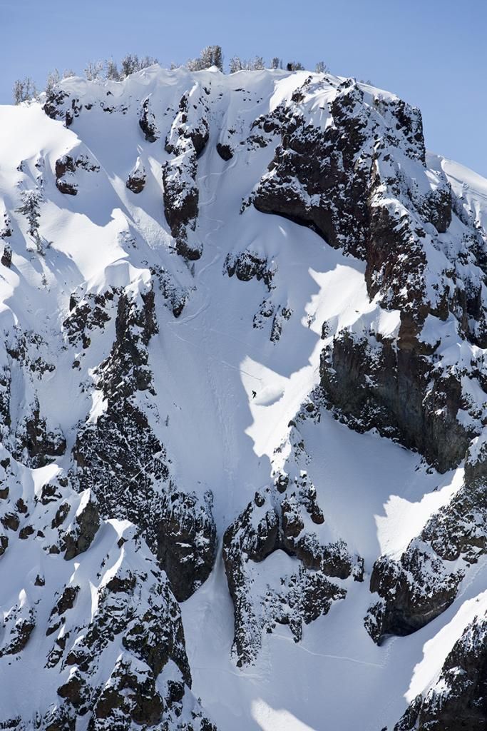 Jones Solution in Tahoe. Rider: Harry Kearney, Photo: Jeff Curley