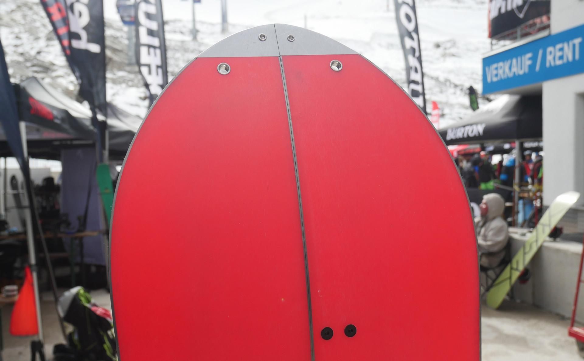 Nose and tail with metal edges ..extra protection if you hit stones and rocks
