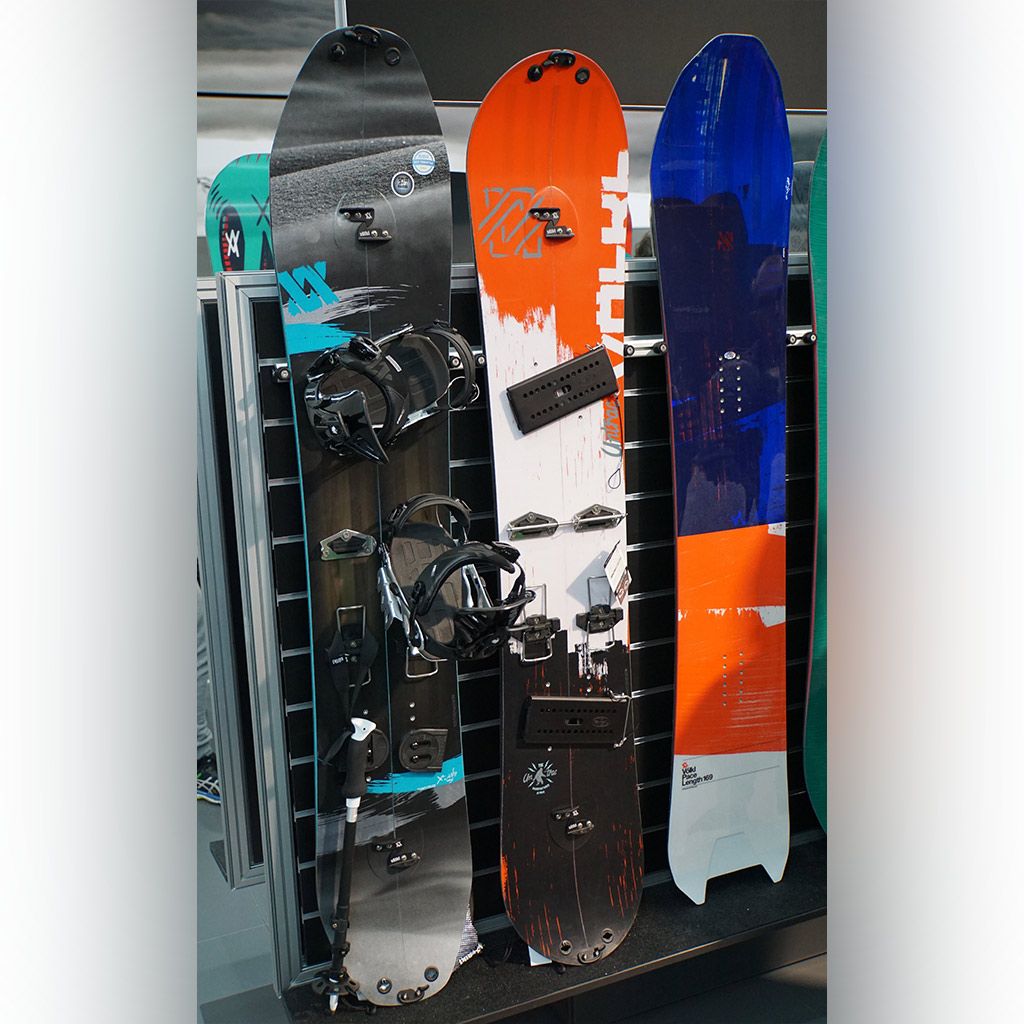 Voelkl Xsight (vorne), Untrac (Mitte) Voelkl Splitboard Line 16-17