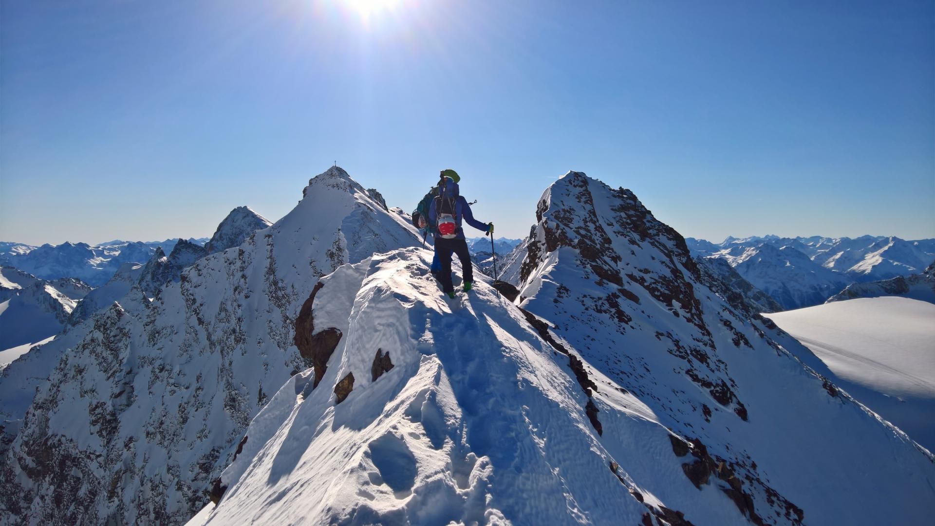 Schneeglocke und Piz Grambola