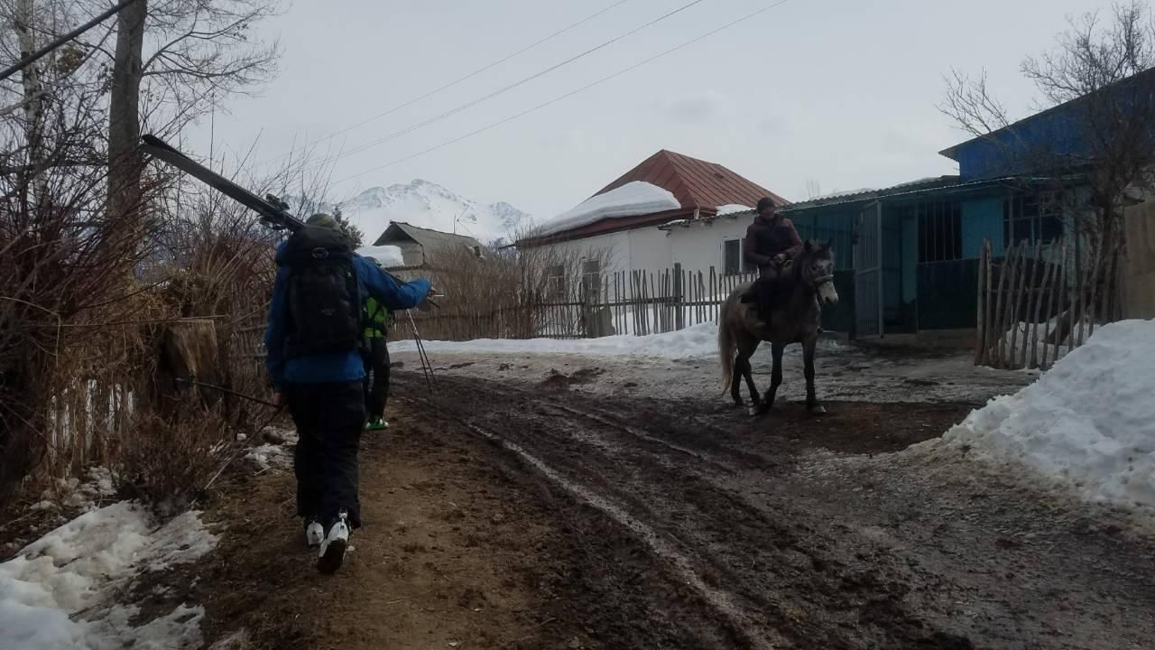 Reiter und Splitboarder Eine andere Welt
