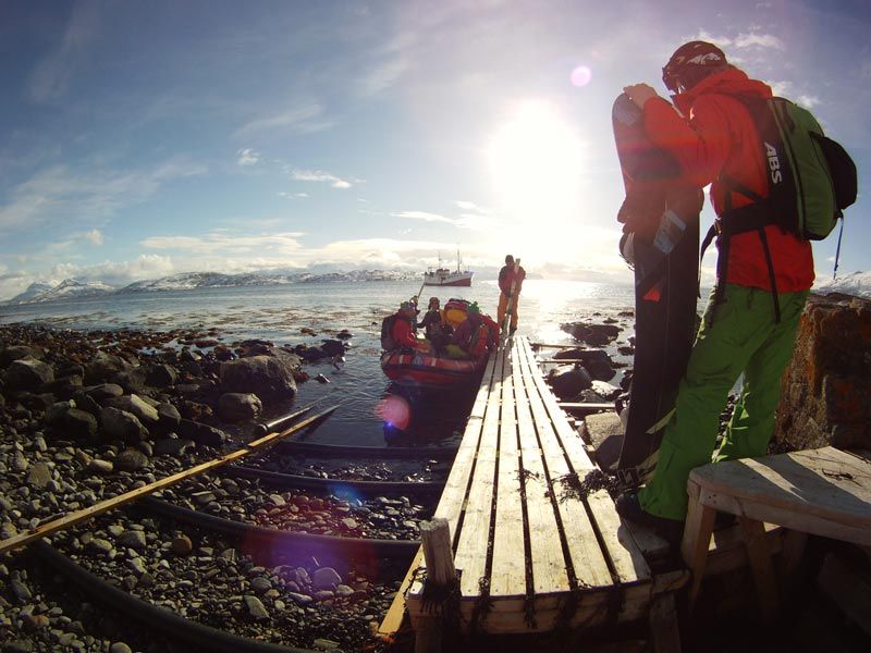 Lyngen vom Zodiak an Land Lyngen vom Zodiak an Land